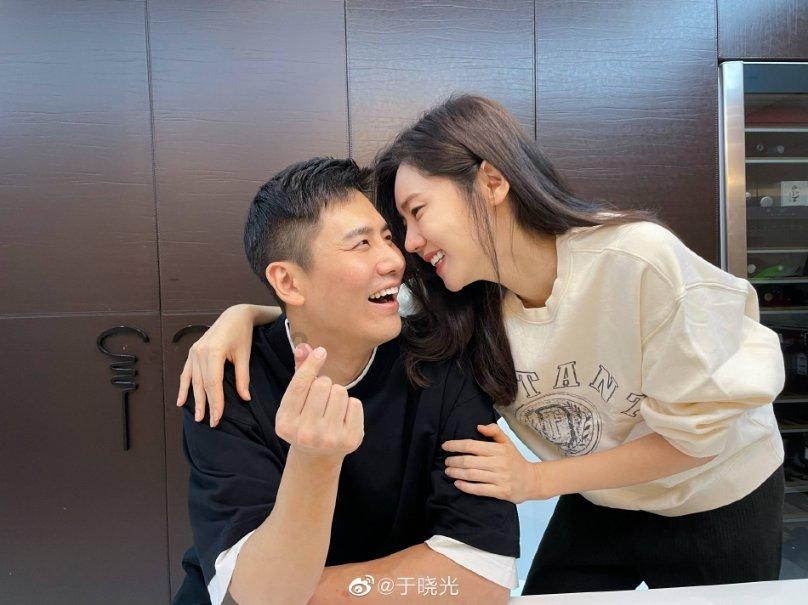 白衬衫怎么穿搭出时髦感?-专业有问必答平台,快速解答问题